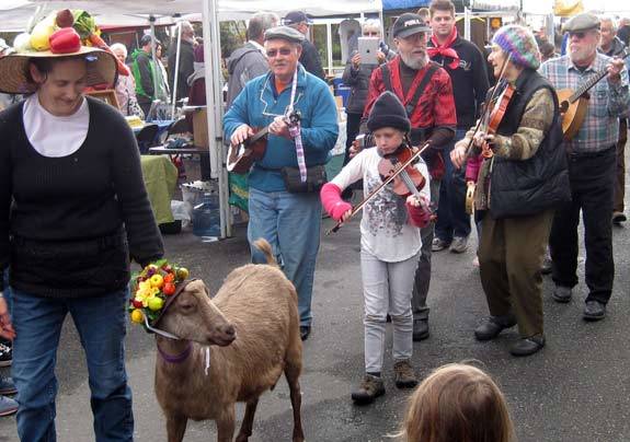 pt-farmers-market-opens